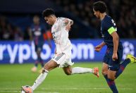 Díaz faz dois, Bayern vence PSG fora de casa e mantém 100% na Champions