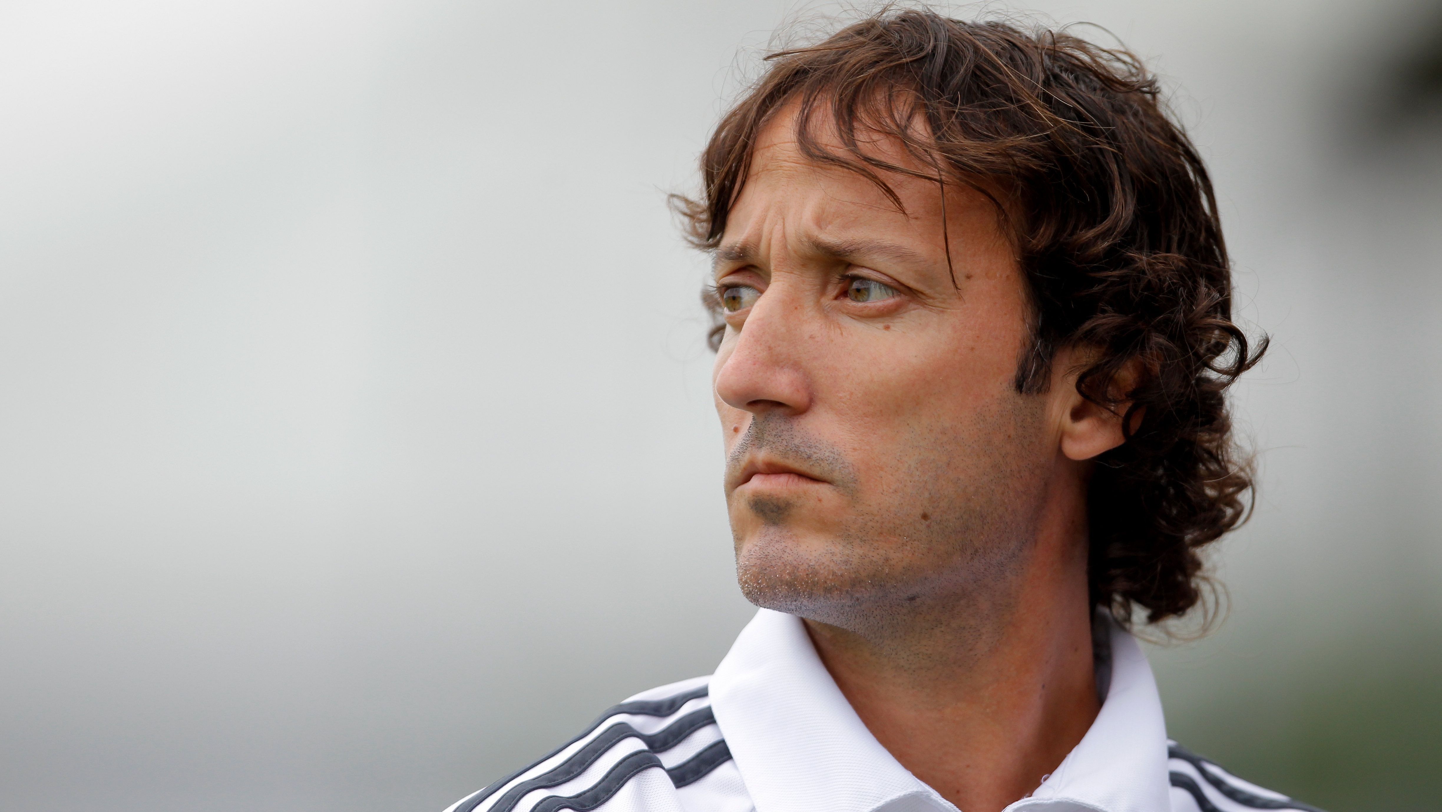 Mauricio Taricco, assistente técnico do Jeonbuk, foi suspenso por gesto racista na Coreia do Sul