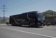 Mercedes lança ônibus que desafia pedras de sal e regiões andinas