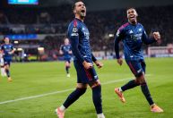 Arsenal vence Slavia Praga e segue em campanha perfeita na Champions League