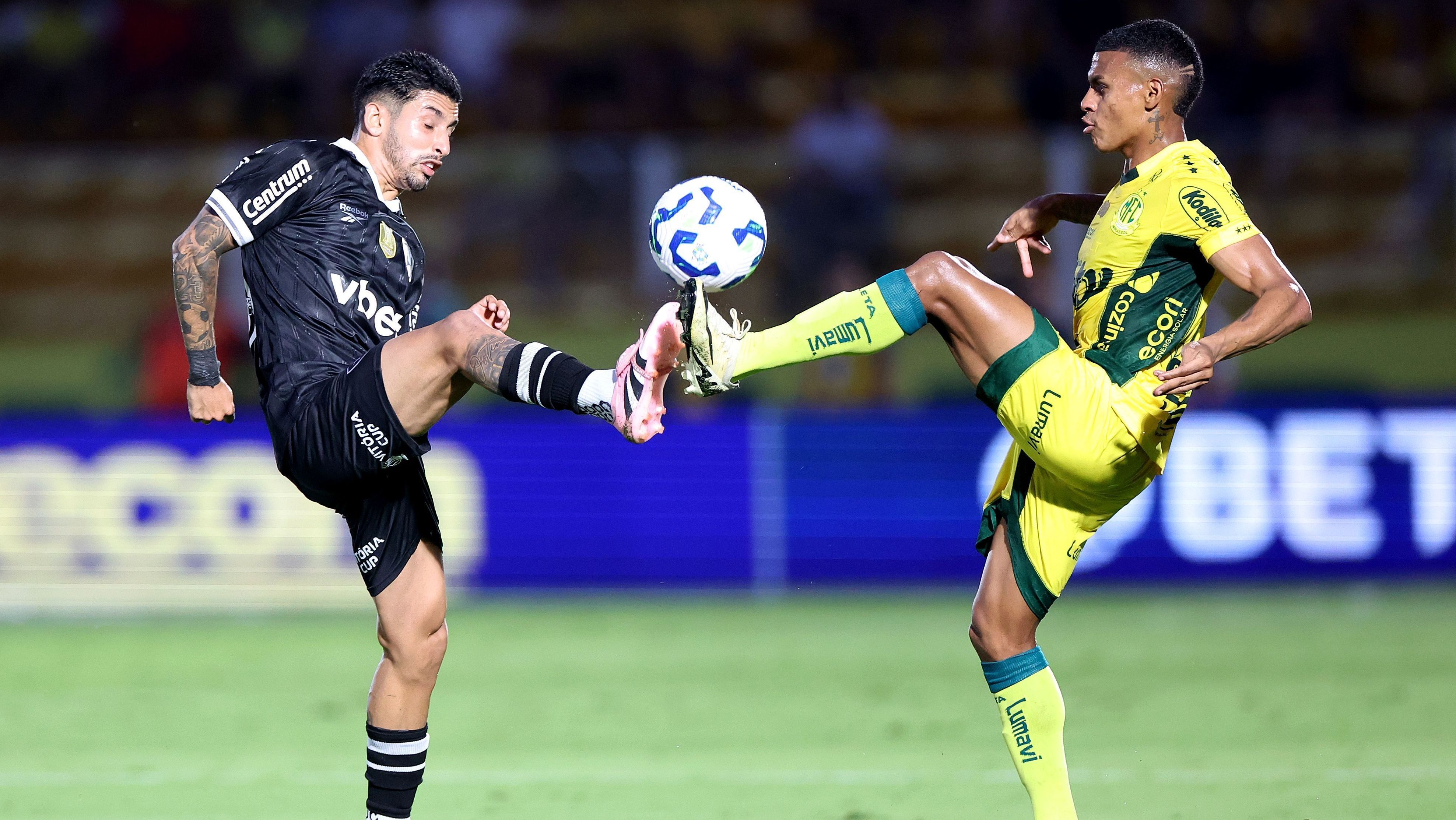 Lance de Mirassol x Botafogo pelo Brasileirão