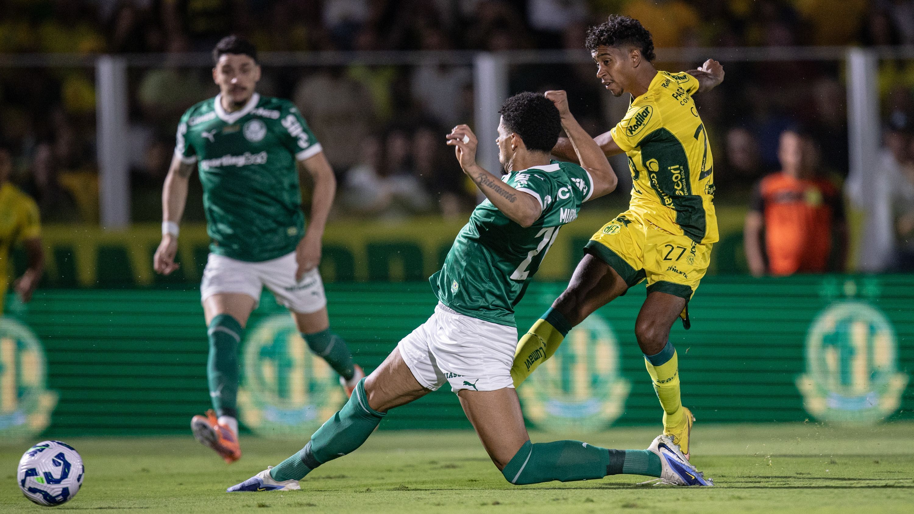 Gabriel foi o autor do primeiro gol do jogo entre Mirassol x Palmeiras, pelo Brasileirão