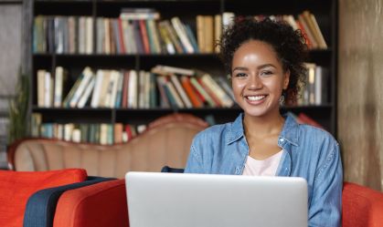 USP tem inscrições abertas para formação EaD com bolsa a alunos