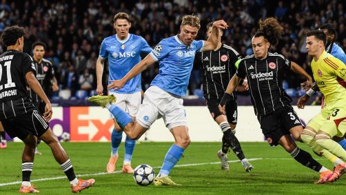 Napoli e Eintracht Frankfurt empatam e seguem pressionados na Champions