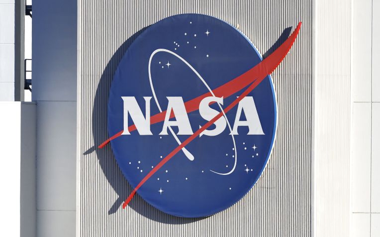 Logo da Nasa em laboratório na Califórnia, Estados Unidos • Mario Tama/Getty Images