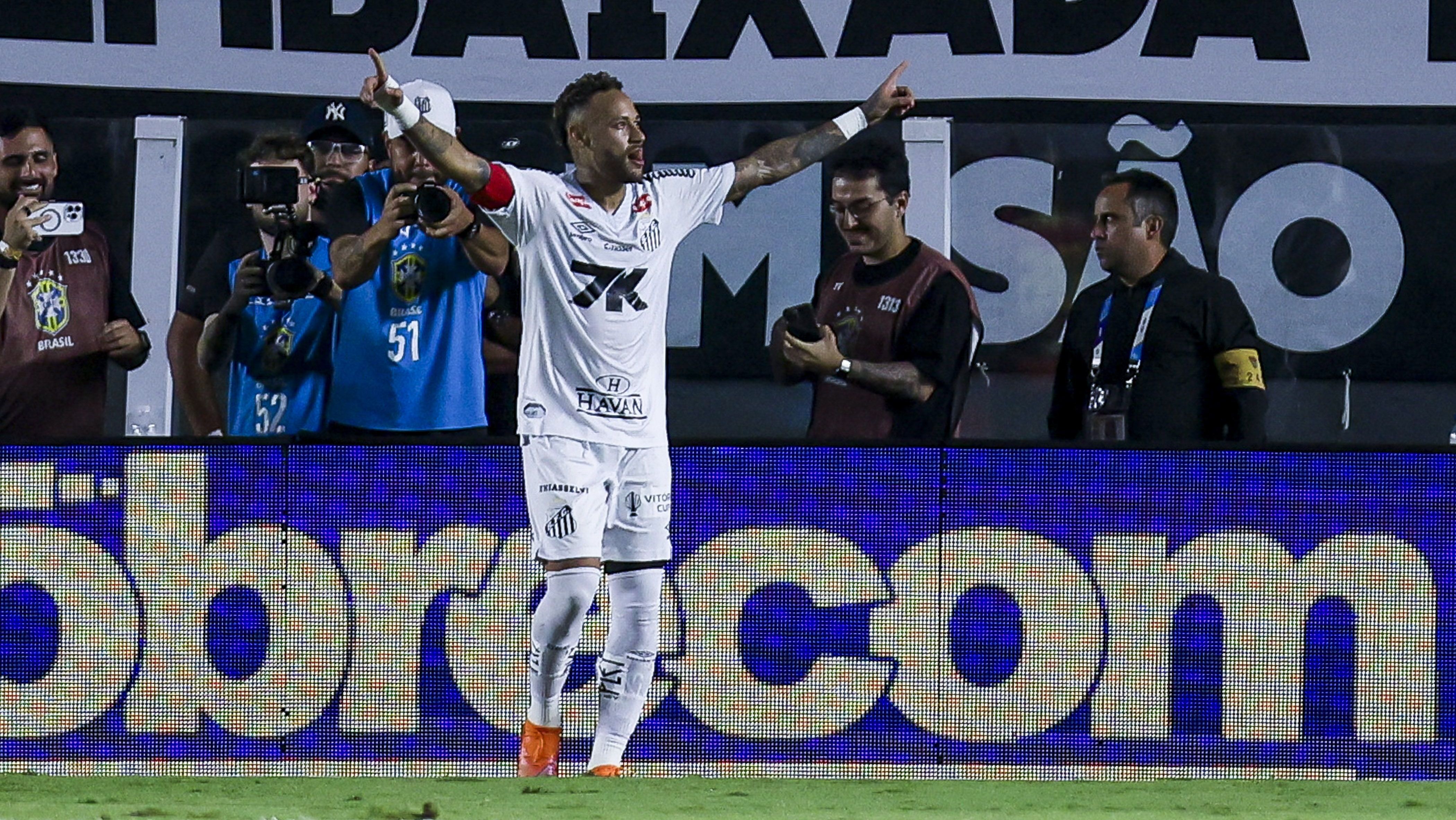 Neymar celebrando seu gol diante do Sport pelo Brasileirão
