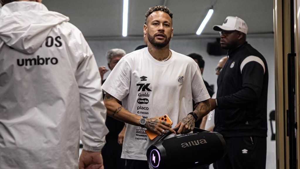 Chegada de Neymar, jogador do Santos