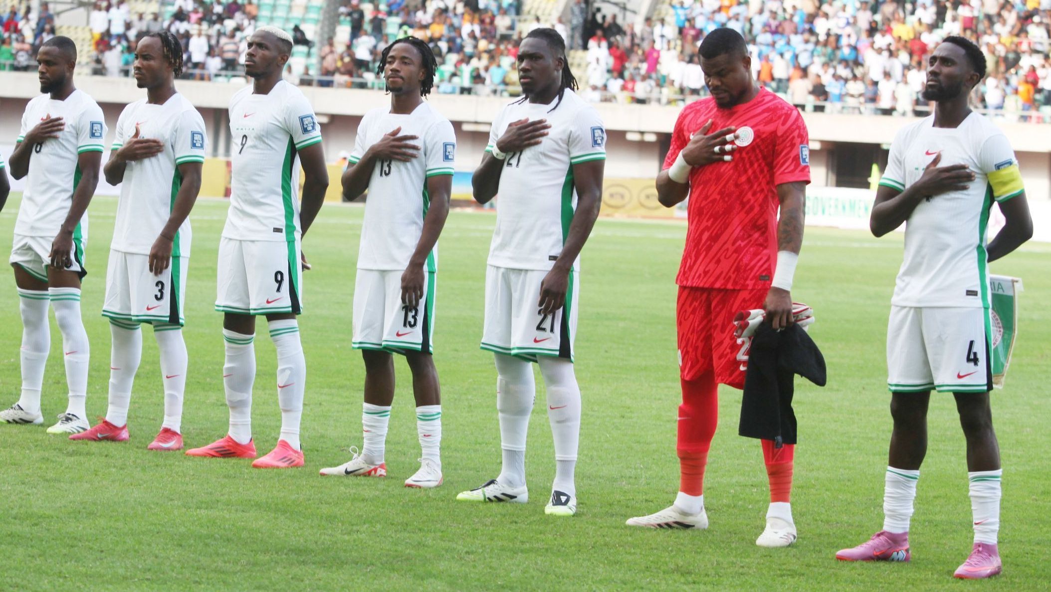 Jogadores da Nigéria antes de jogo das Eliminatórias