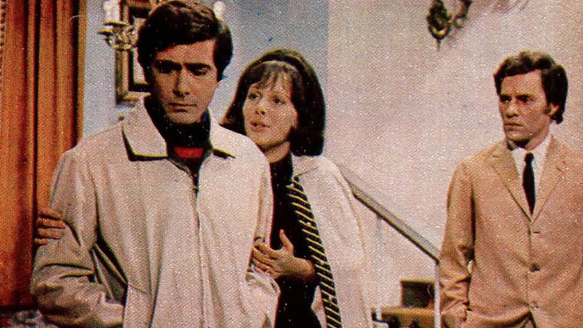 Paulo Reis e Yoná Magalhães em uma das poucas fotos que restam da novela "Simplesmente Maria" (1970), de Benedito Ruy Barbosa • Reprodução/Facebook
