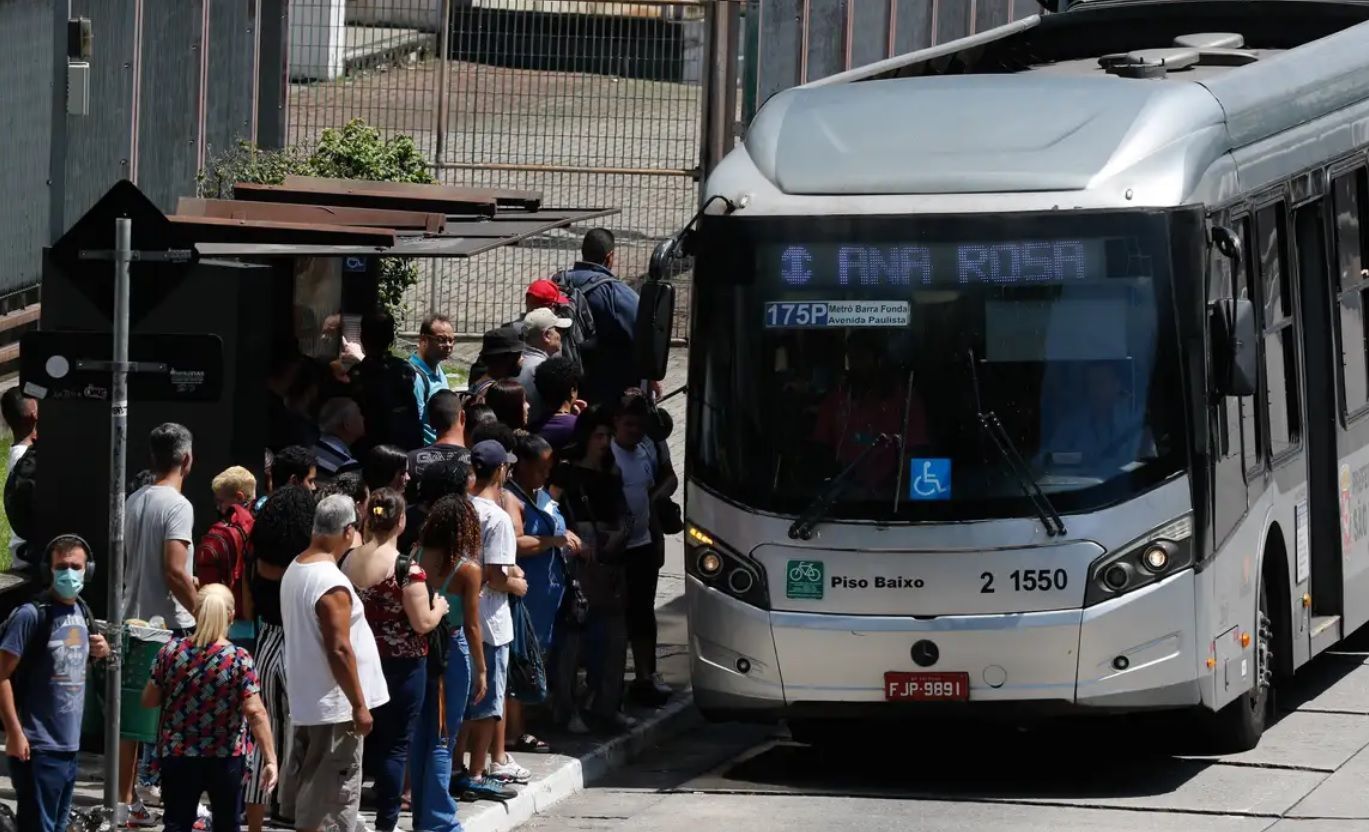 onibus-sptrans-fuvest