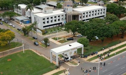 Moraes diz que PF oferece a Bolsonaro condições de saúde iguais às de casa