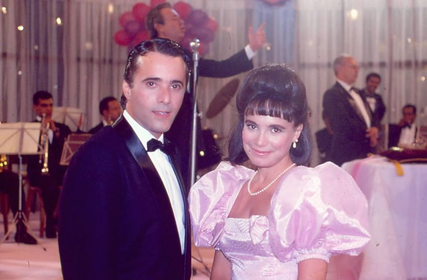 Edu e Maria do Carmo no baile de formatura na novela "Rainha da Sucata" • Divulgação/Globo