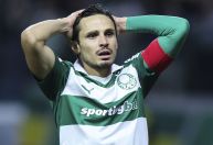 Palmeiras empata com o Vitória e pode ver Flamengo disparar na liderança