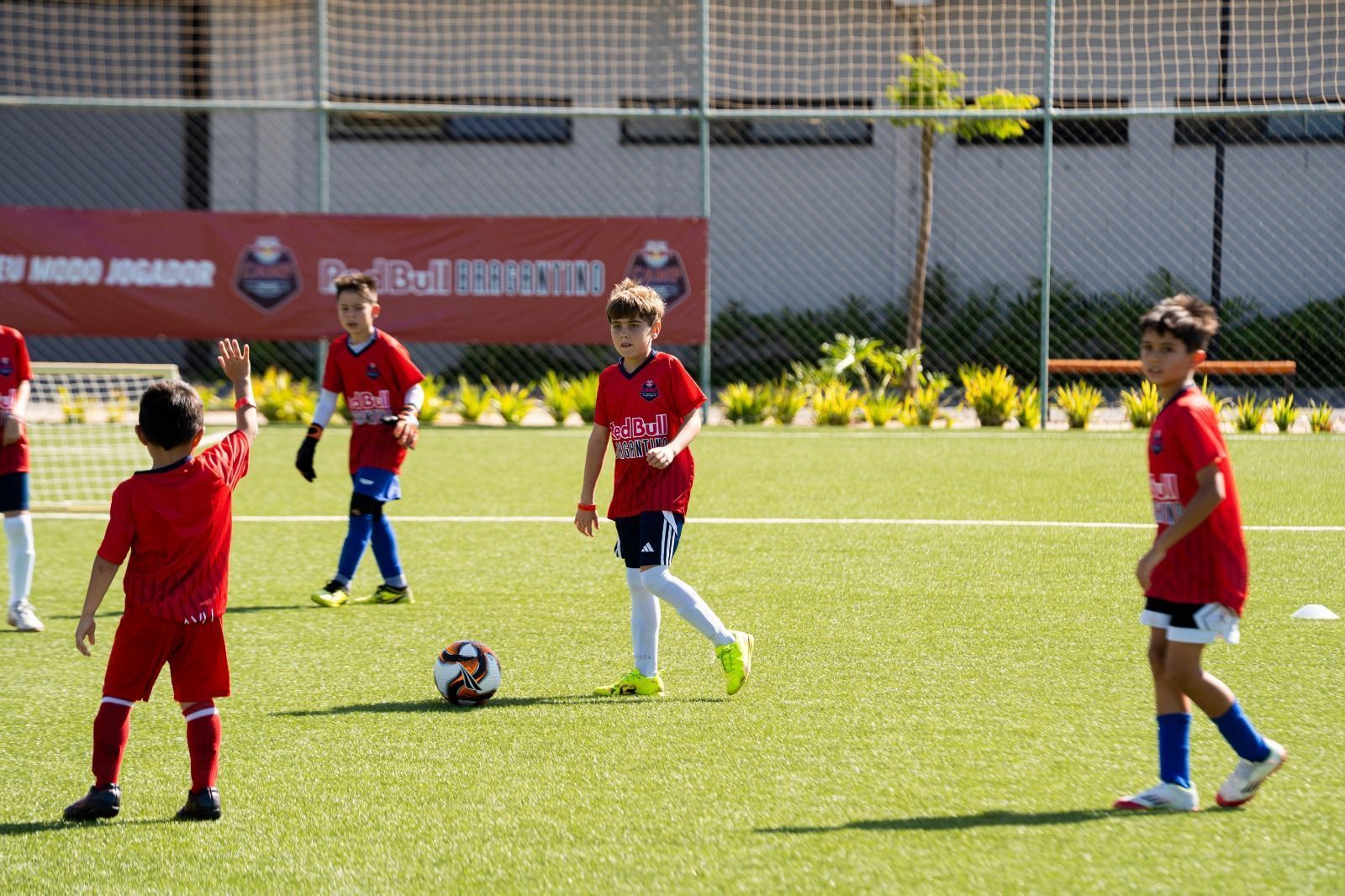 Bragantino integra jovens à metodologia Red Bull em camp • Divulgação/Red Bull Bragantino