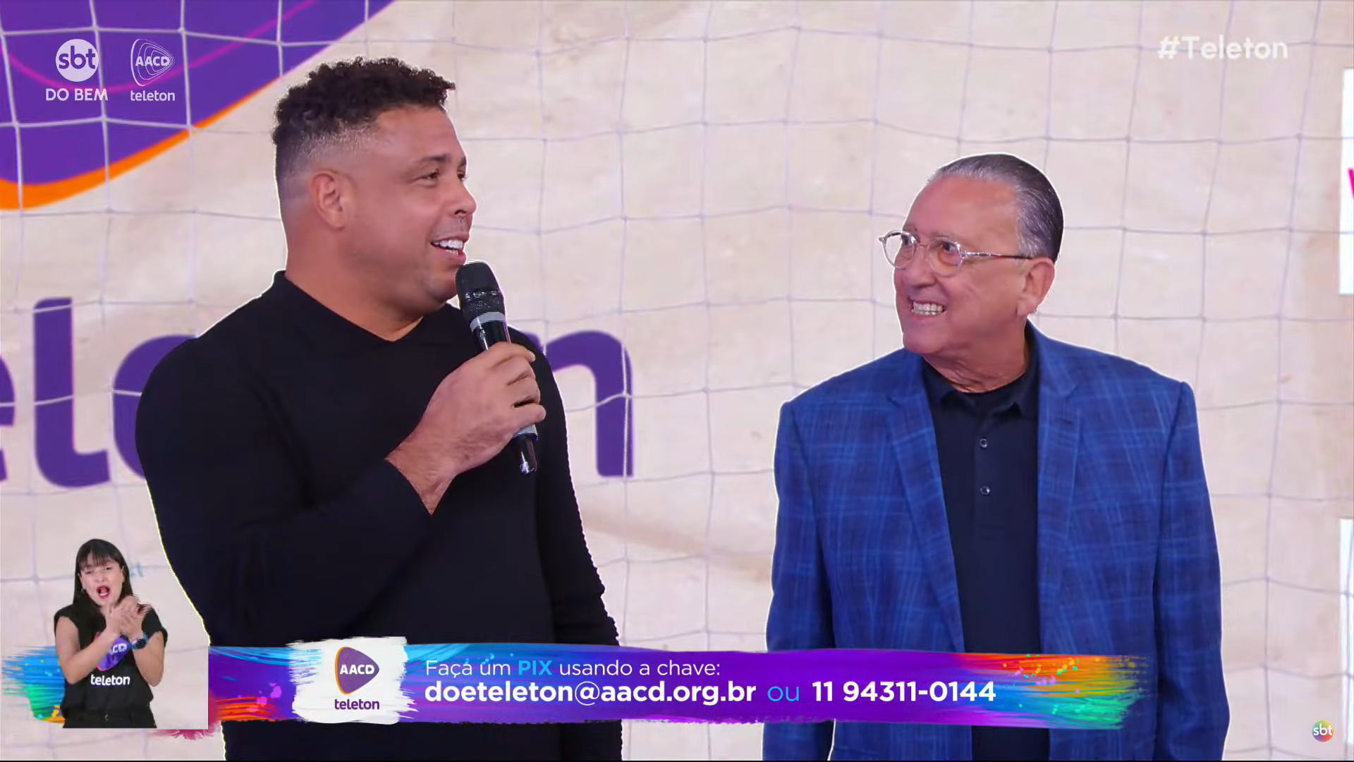 Ronaldo Fenômeno participou do "Teleton", do SBT, no sábado (8)