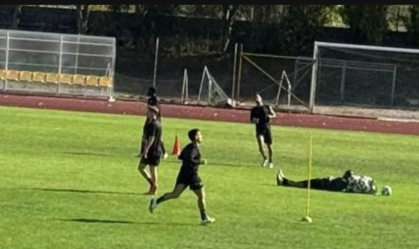 Rui Sacramento apareceu deitado em campo durante treinos