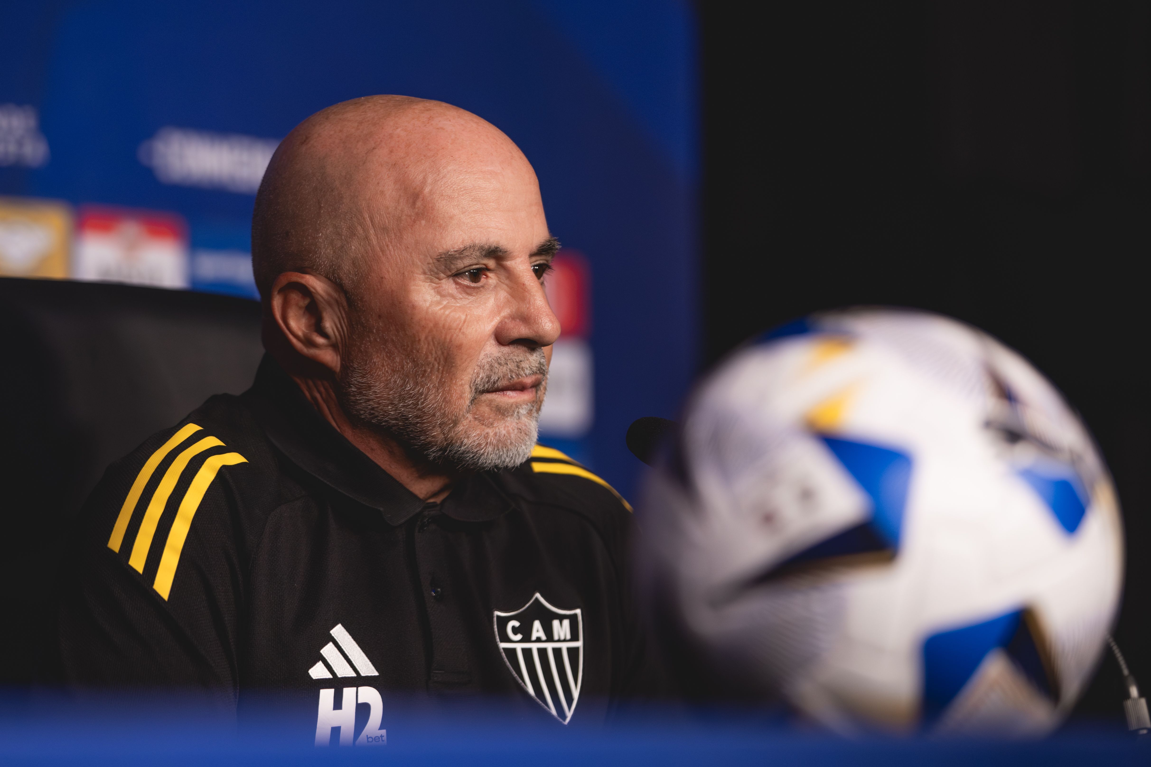 Sampaoli em coletiva antes da final da Sul-Americana