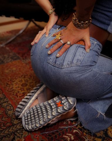 Tasha e Tracie lançam primeira collab de sandálias • Divulgação/Kenner