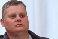 Sandrão dá detalhes de primeiro beijo com Suzane von Richtofen