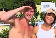 Em Salvador, Shawn Mendes posa para foto com Ivete Sangalo; veja