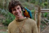 Shawn Mendes visita aldeia indígena em São Paulo; confira fotos