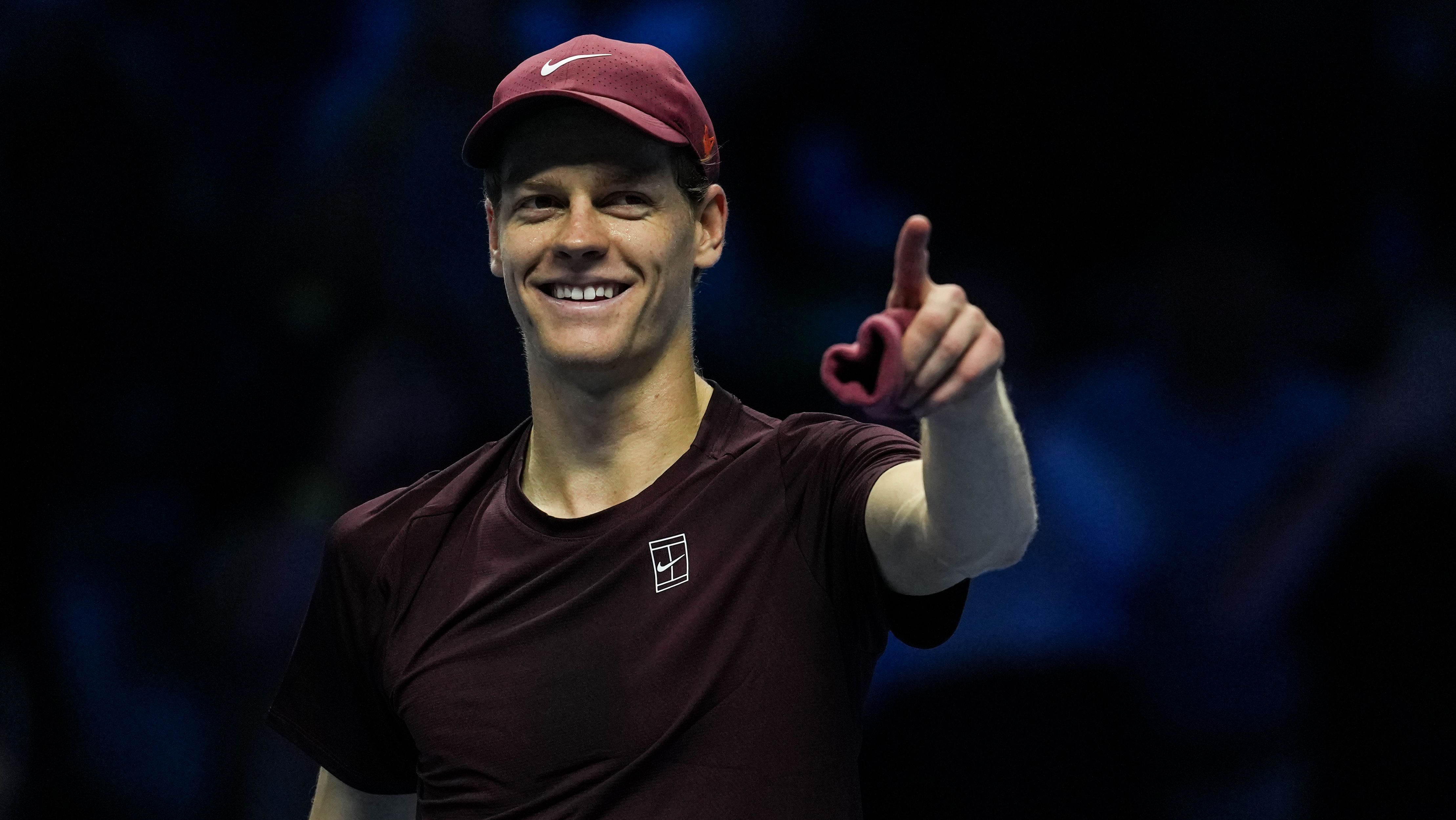Jannik Sinner comemorando sua primeira vitória no ATP Finals, em Turim