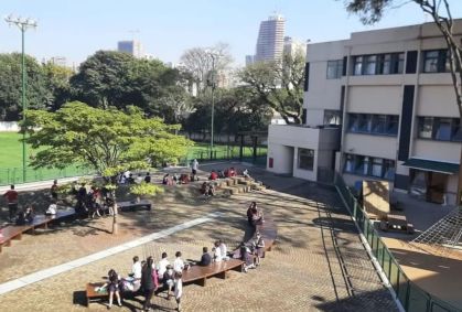 Escola de elite em SP expulsa alunos acusados de acessar prova ilegalmente