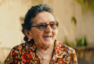 Tânia Maria recebe prêmio por atuação em "O Agente Secreto"