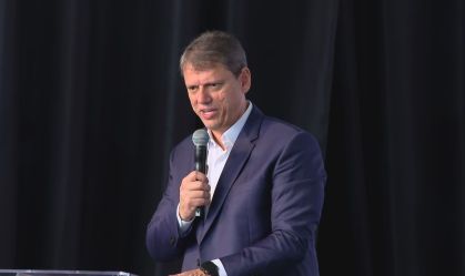 À CNN, Tarcísio defende adiar PL Antifacção: "Tem que estar maduro"