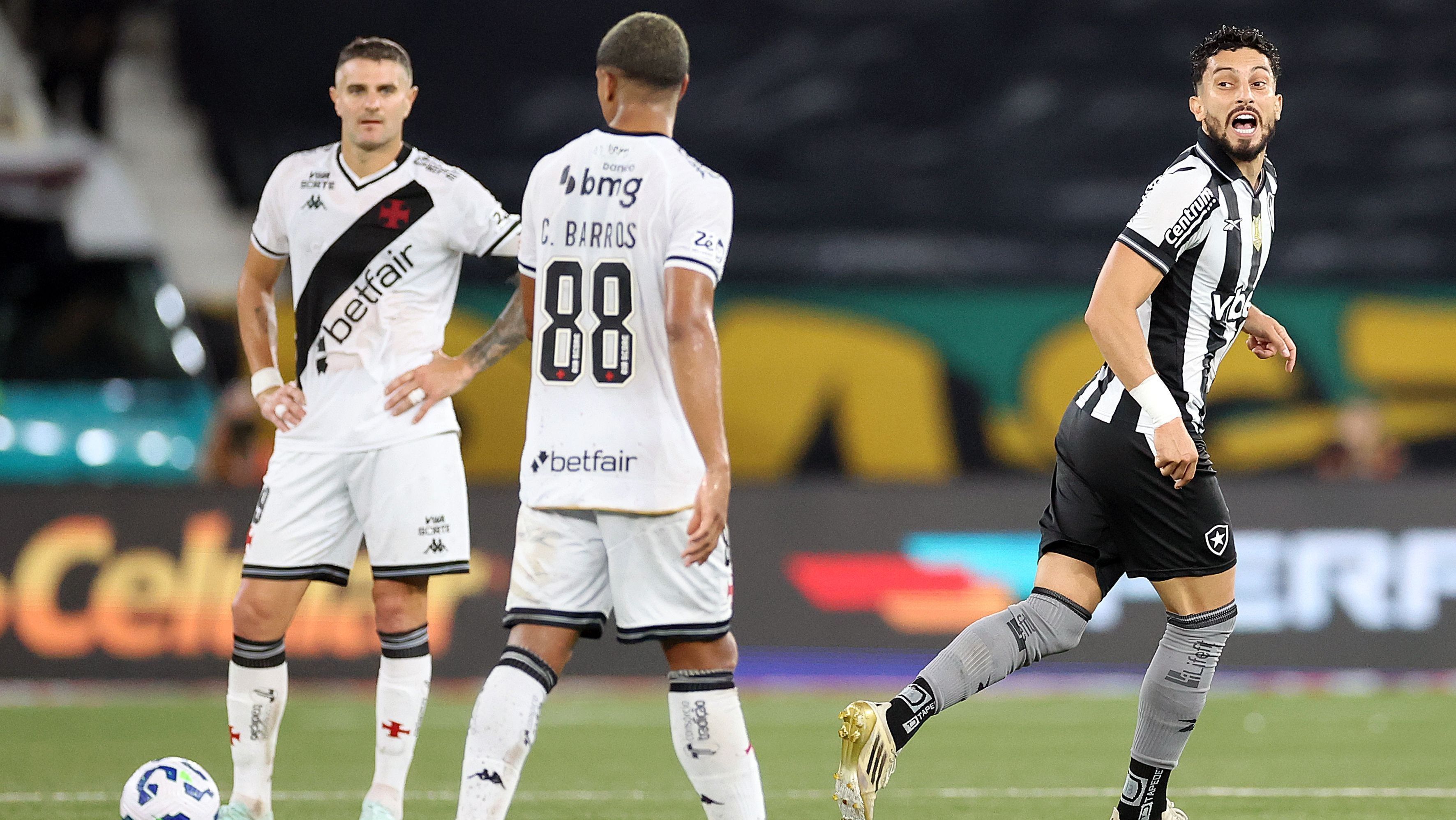 Botafogo e Vasco se enfrentam no Brasileirão