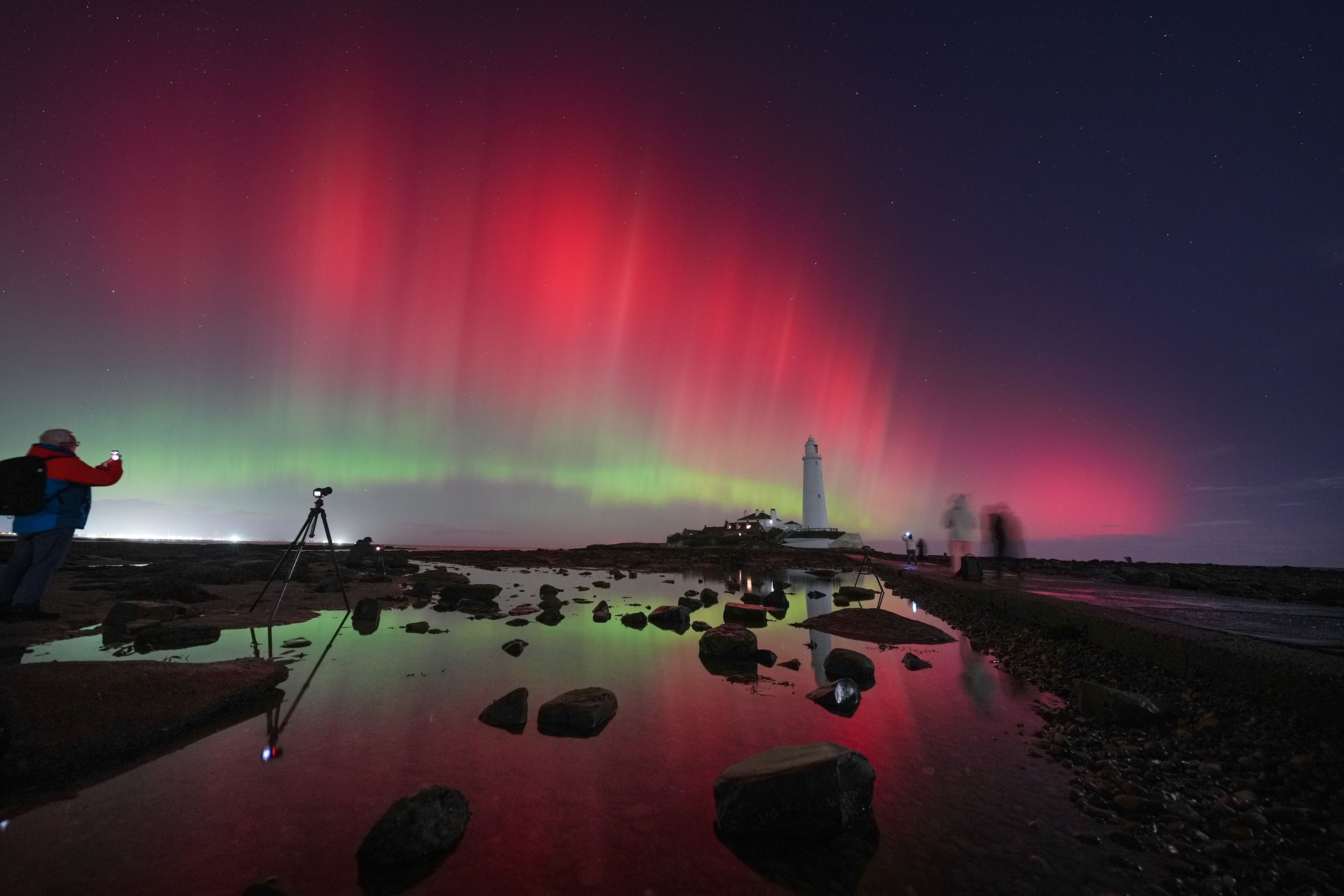 Aurora boreal em Whitley Bay, na costa noroeste dos EUA