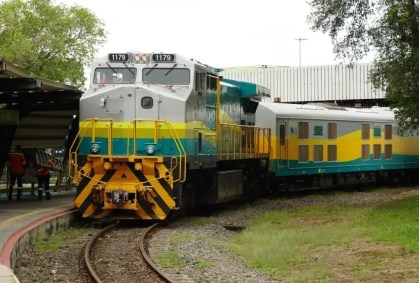 Trem noturno começa a operar entre MG e ES