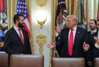 Trump se reúne com presidente da Síria em encontro inédito na Casa Branca