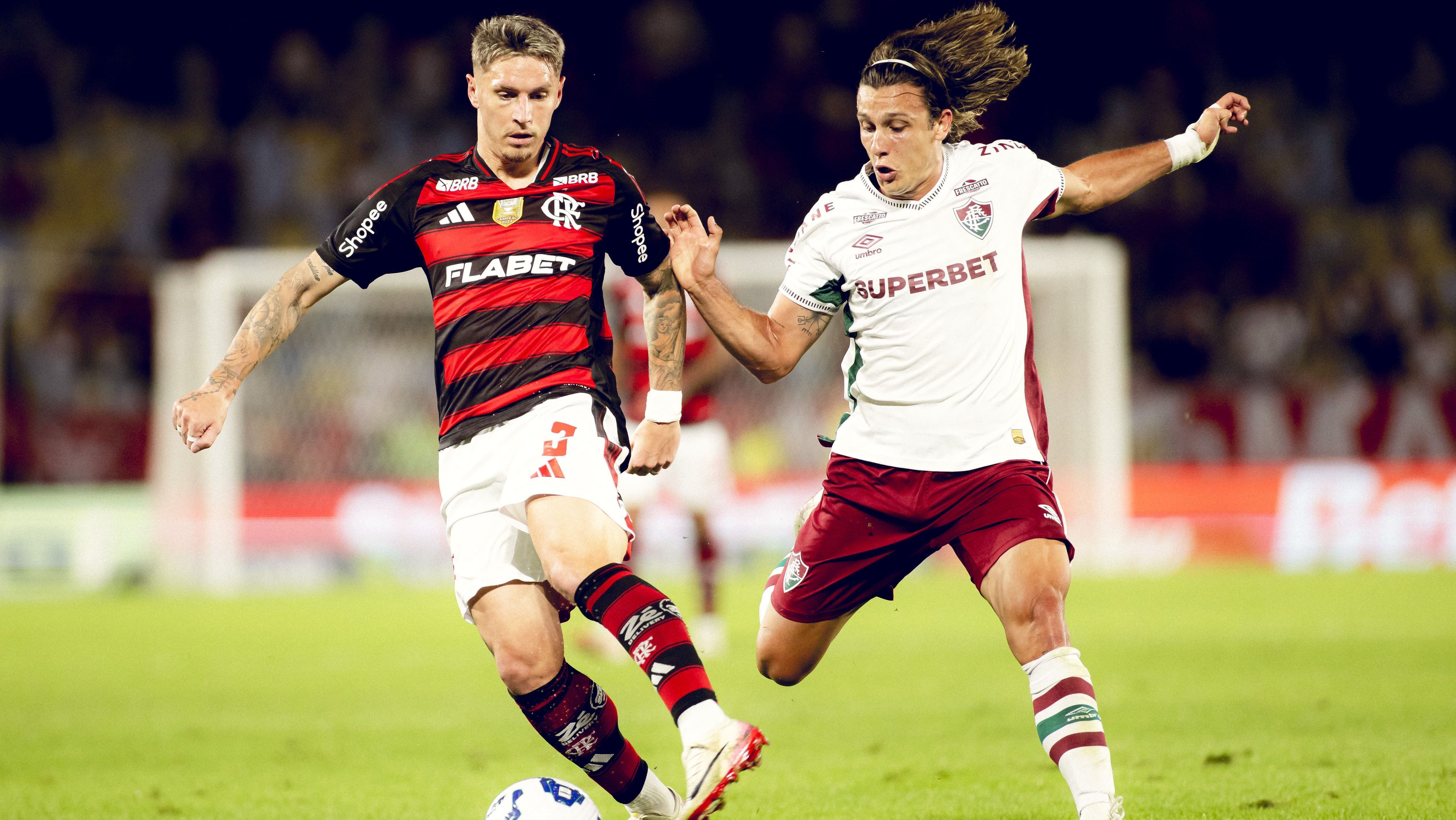 Varela e Canobbio em jogo do Brasileirão