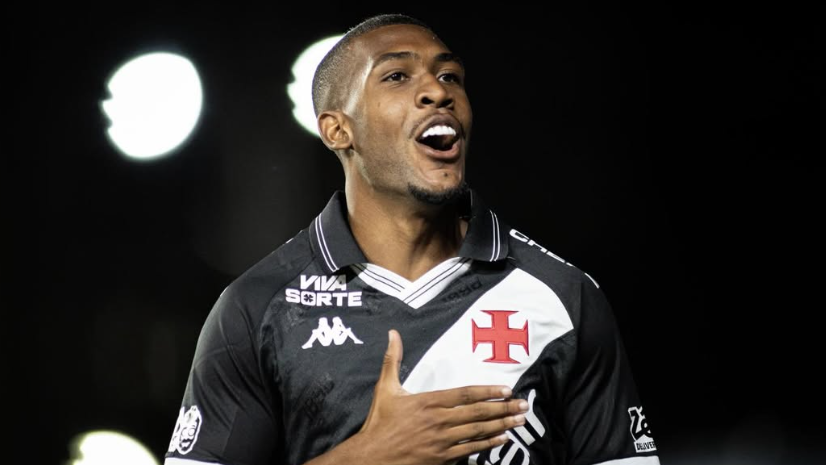 Rayan comemorando o terceiro gol do Vasco sobre o Internacional