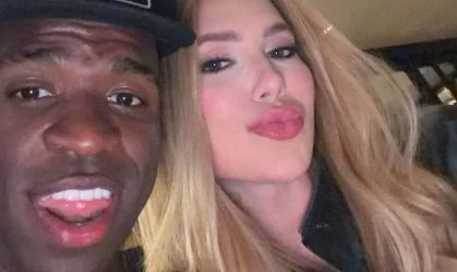 Vini Jr. posta nova foto romântica com Virginia Fonseca em Londres