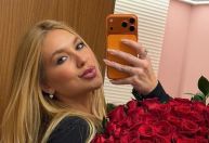 Virginia recebe buquê de rosas surpresa de Vini Jr.; veja