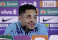 Vitor Roque minimiza post homofóbico e diz: "Não temo ser suspenso"