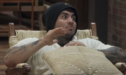 "A Fazenda": Wallas se arrepende de não ter agido em festa com expulsão