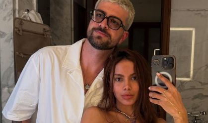 Anitta revela que namora há 1 ano e faz raro comentário: "Me apoia"