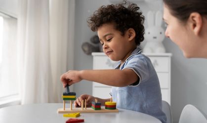 Intervenção precoce poderia evitar até 50% dos casos de autismo, diz estudo