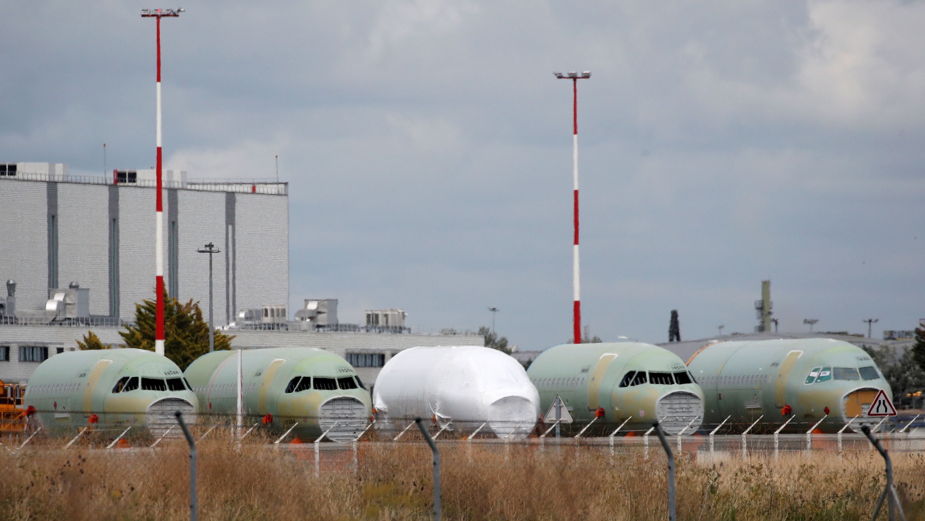 Aeronaves Airbus A320 em Montoir-de-Bretagne, na França.