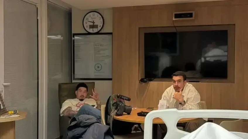 Neymar publica foto de amigos no hospital MaterDei, na capital mineira • Foto: Reprodução / Stories @neymarjr