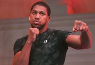Vítimas de acidente com Anthony Joshua eram amigos do boxeador