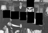 Arquivos Epstein incluem foto de ex-príncipe Andrew com mulheres