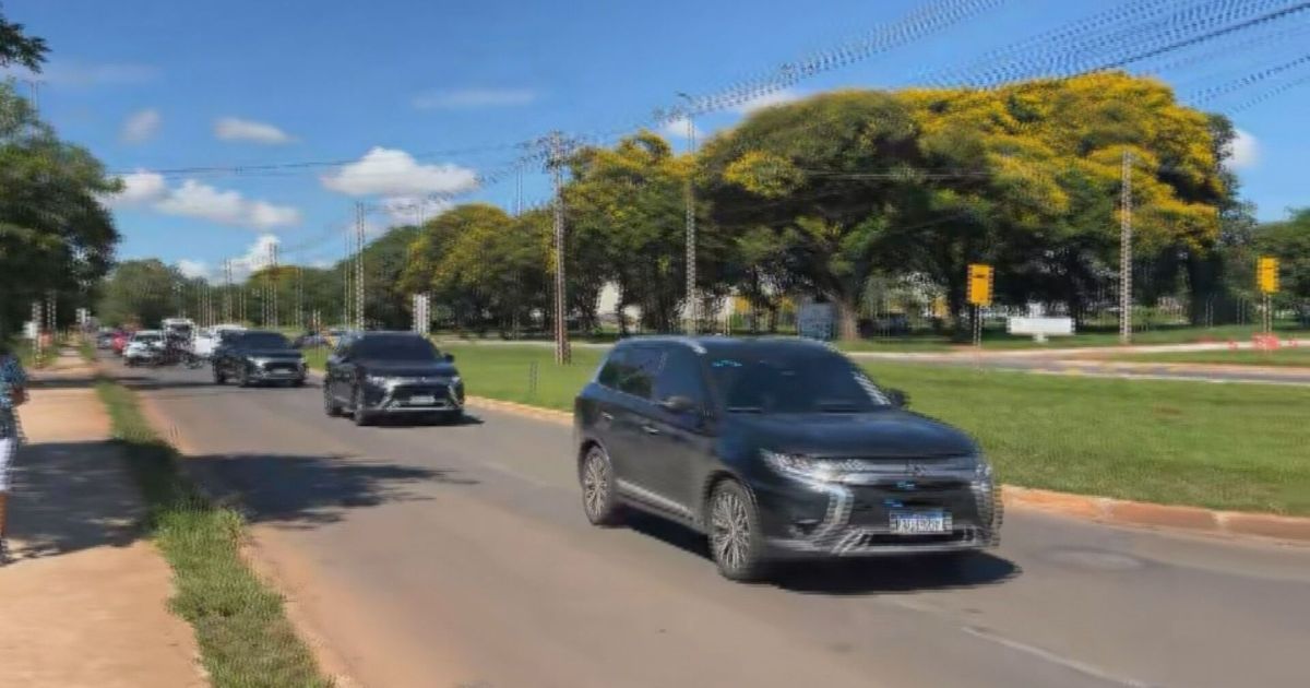 Bolsonaro é transferido da PF e internado em hospital para cirurgia