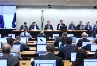 Comissão aprova Orçamento de 2026 com superávit de R$ 34,5 bi