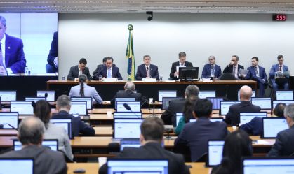 Comissão aprova Orçamento de 2026 com superávit de R$ 34,5 bi
