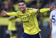 Cristiano Ronaldo viaja com elenco do Al-Nassr e encerra "greve"