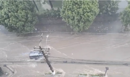 Petrópolis aciona sirenes e cancela aulas após fortes chuvas; veja imagens